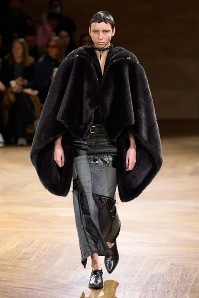 Look 35